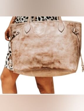 EXCELLENT FREEBIRD BY STEVEN MARA DISTRESSED LEATHER TOTE BAG - TAUPE